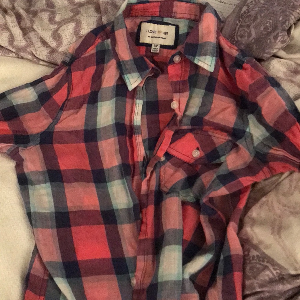 🌟Plaid button-up Top // size S 🌟